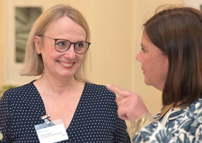 Ruth Kasper im Gespräch mit Melanie Degueldre-Beyer, Fundraiserin bei der Evangelischen Kirche Heidelberg