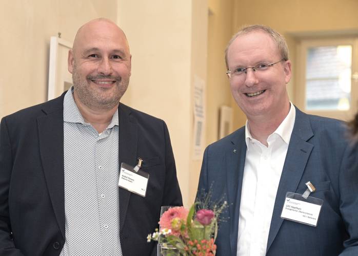 Ein Vertreter der Diakonie Baden neben Ulli Naefken von der EKiBa