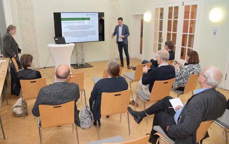 Workshop-Referenten Matthias Marx und Volker Erbacher vor Teilnehmenden