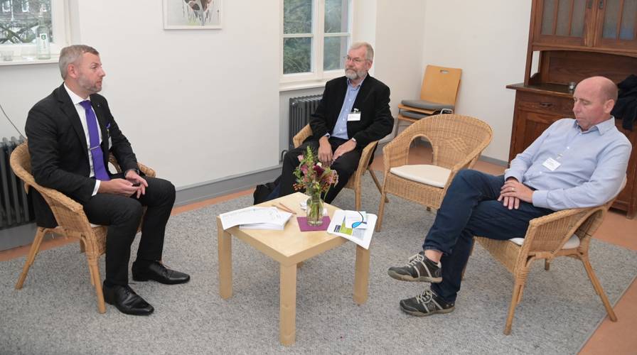 Workshop-Referent Jörg-Michael Bosch im persönlichen Beratungsgespräch